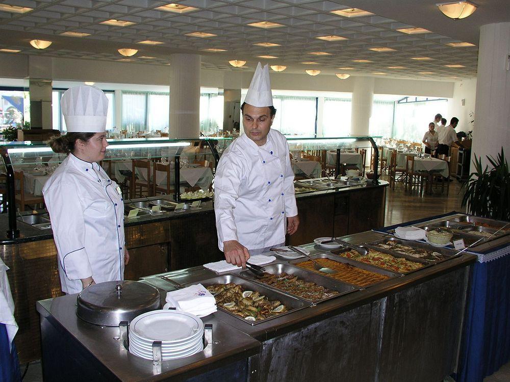 Argile Resort Mantzavinata Restoran foto
