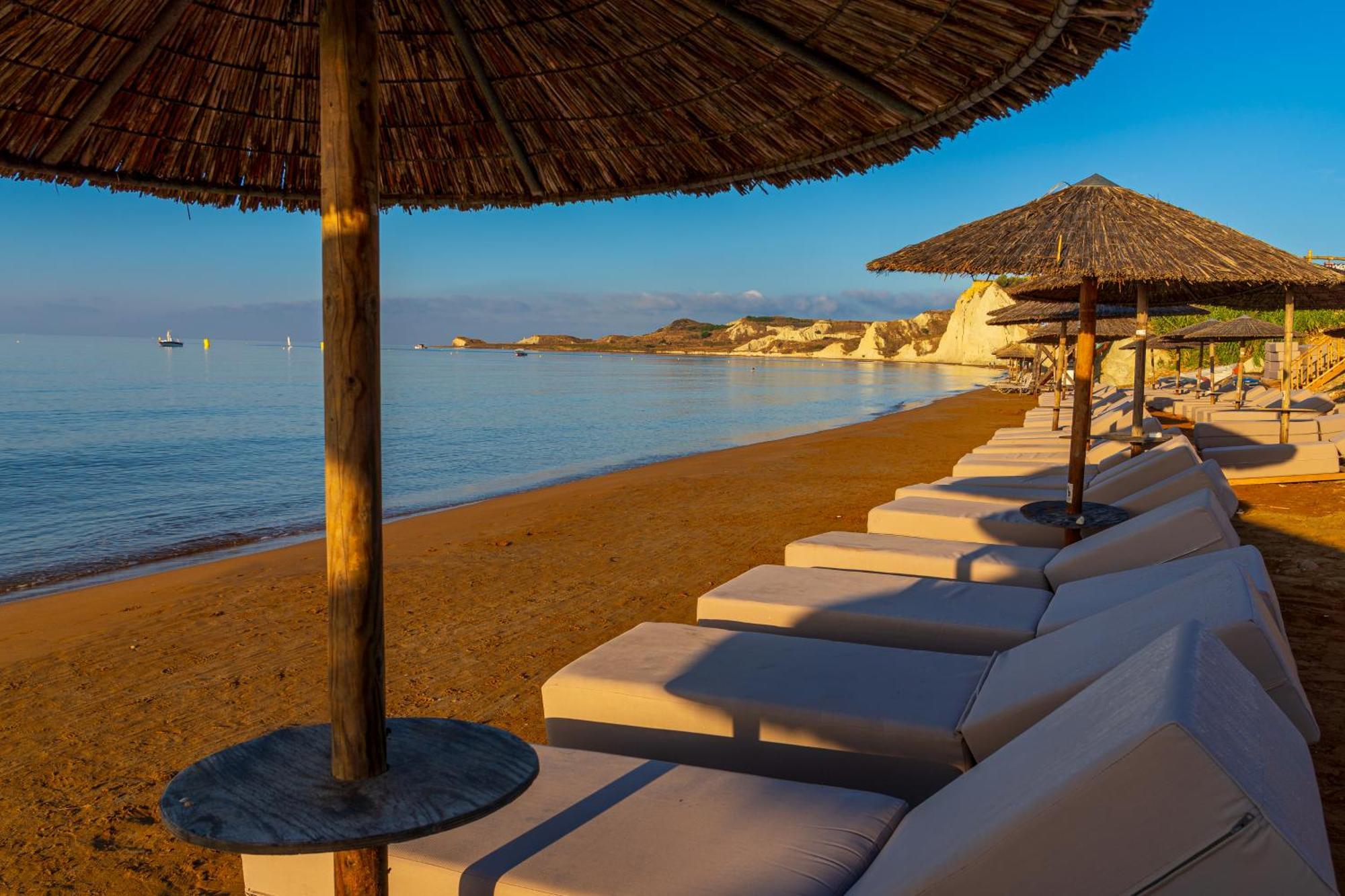 Argile Resort Mantzavinata Bagian luar foto